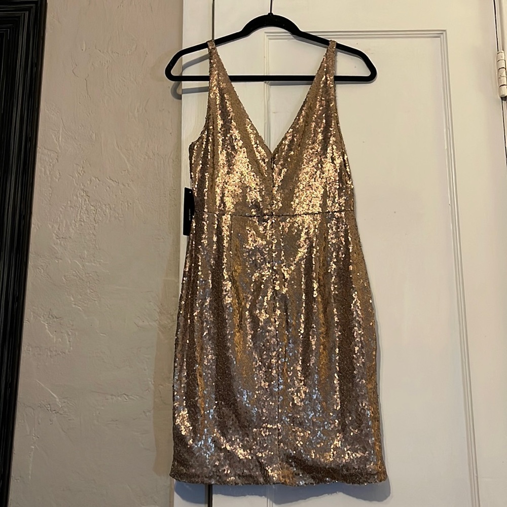 Lulu’s gold sequin dress - Picture 2 of 4